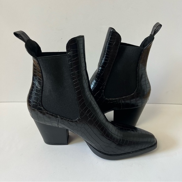 Just Fab Heeled Black Booties 7 - Picture 6 of 11